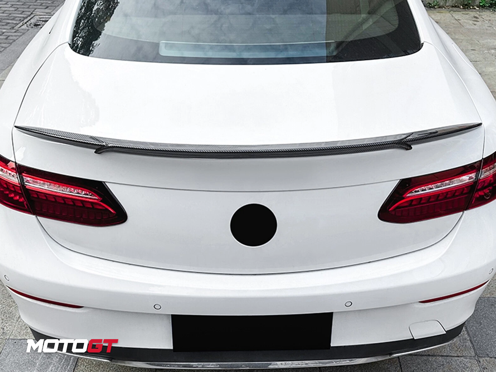 E CLASS REAR SPOILER